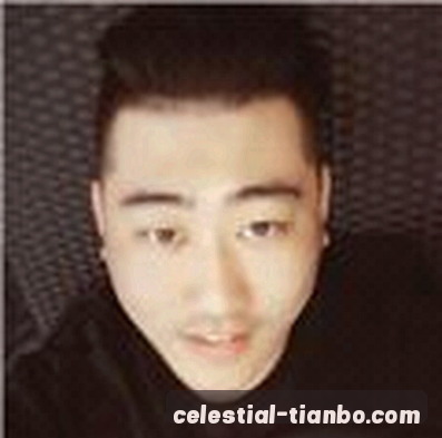 李伟